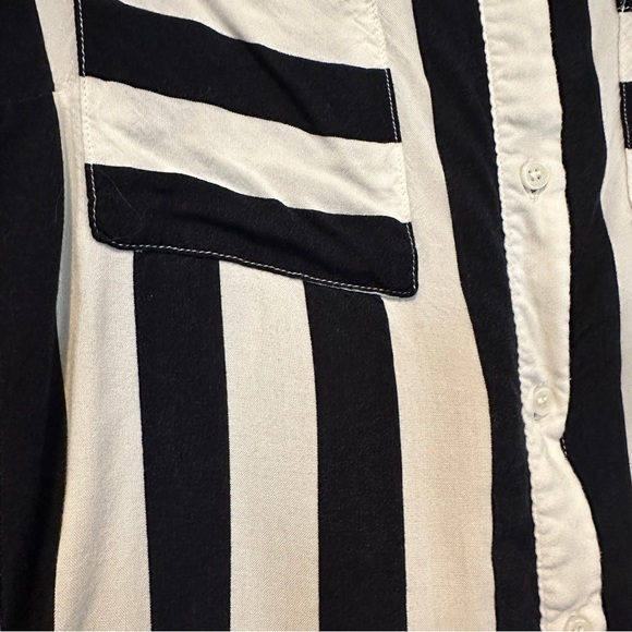 H&M button down - Picture 2 of 4